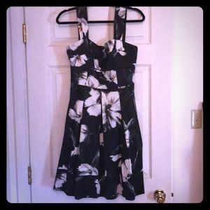 Black house white market dress